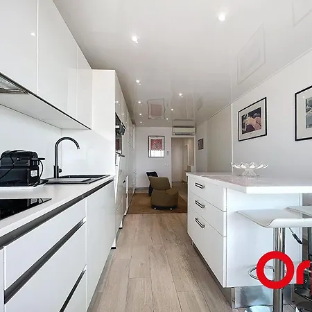 Renove Avec Terrasse, Climatisation Et Parking A - Fr-1-647-42 Lägenhet