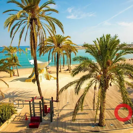 Appartement Rénové Avec Terrasse, Climatisation Et Parking à - Fr-1-647-42