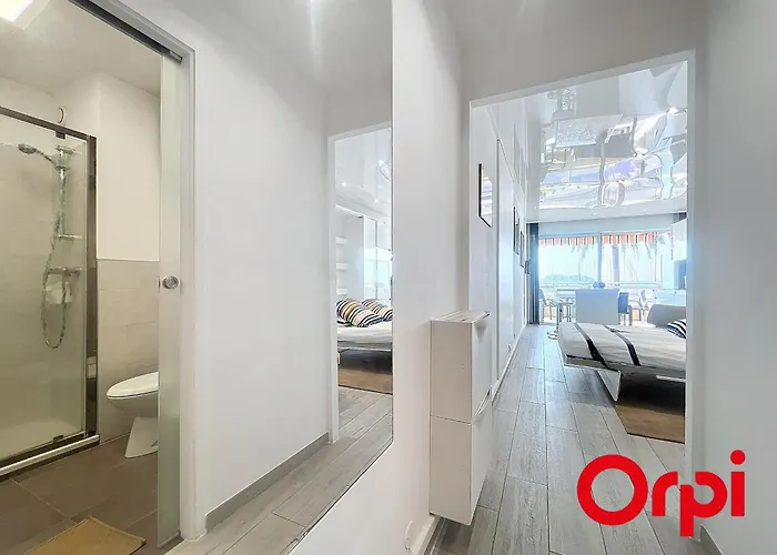 Renove Avec Terrasse, Climatisation Et Parking A - Fr-1-647-42