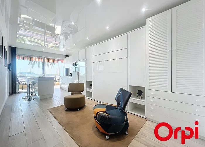 Renove Avec Terrasse, Climatisation Et Parking A - Fr-1-647-42 *